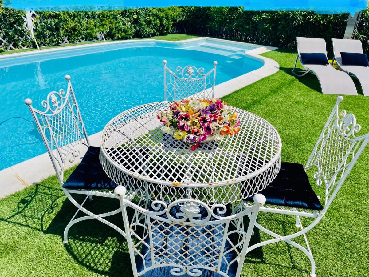 Villa Adel San Teodoro  Exteriér fotografie